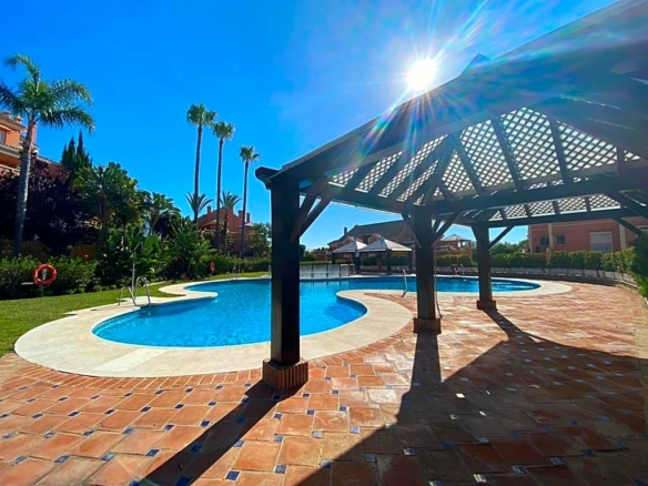 Nueva Andalucia – 4B Garden Apartment – Near Facilities -Gated
