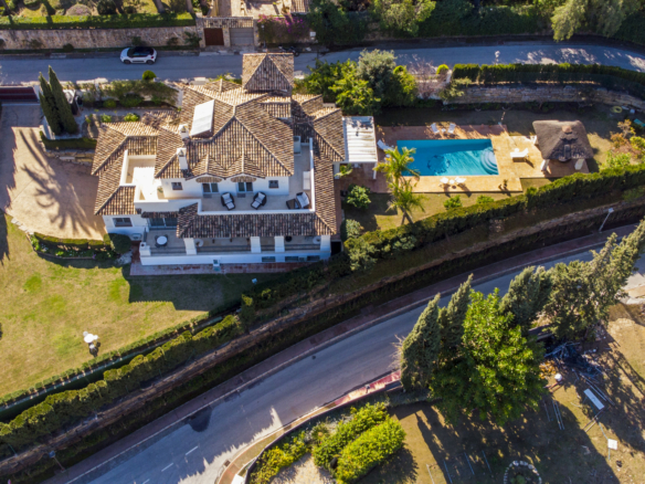 Nueva Andalucia – Nice 5B Golf Villa – Near Facilites