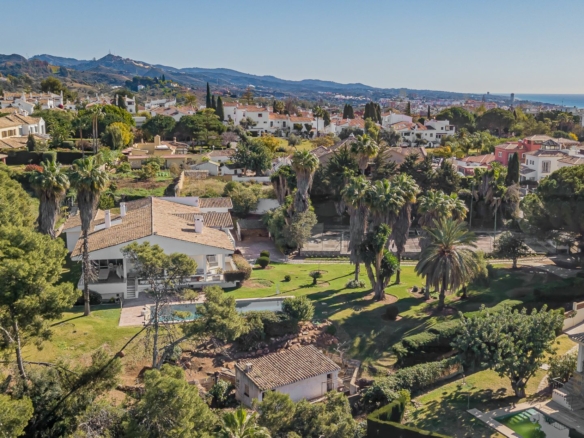 Marbella – 7B Hillside Villa – To reform – Sea Views