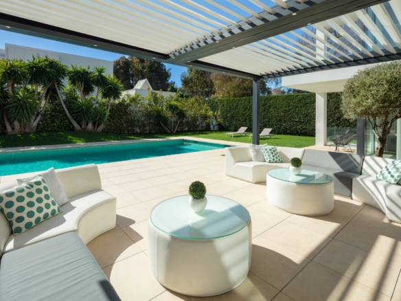 SOLD – Puerto Banus  – Modern 7B Villa – Beachside