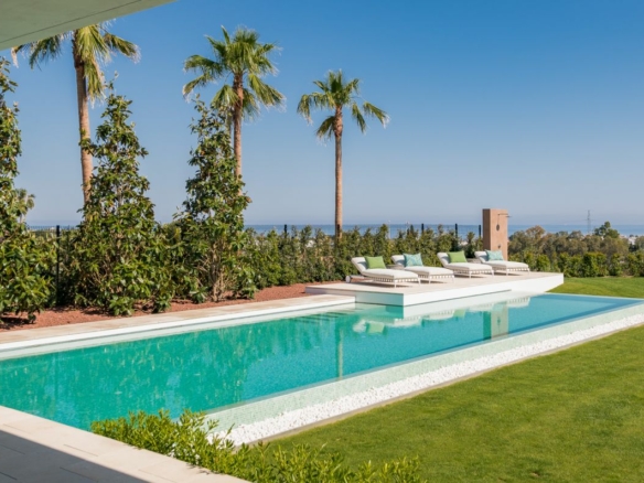 Benahavis – Modern 6B Villa – Sea Views – Gated