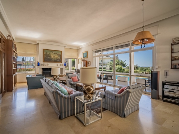 Marbella – 7B Hillside Villa – To reform – Sea Views