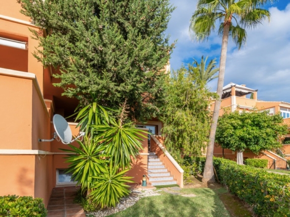 Nueva Andalucia – 4B Garden Apartment – Near Facilities -Gated