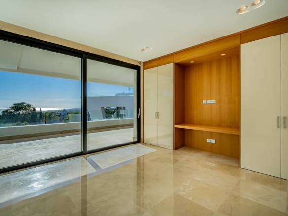 Golden Mile – 4B Penthouse – Sea Views