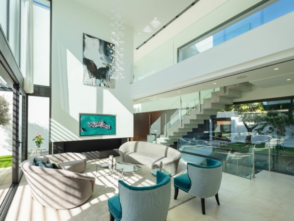 SOLD – Puerto Banus  – Modern 7B Villa – Beachside