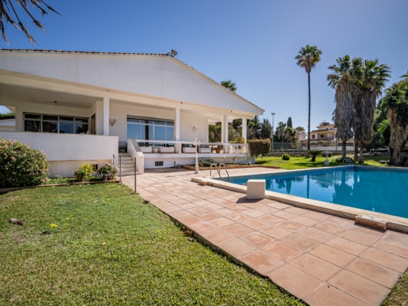 Marbella – 7B Hillside Villa – To reform – Sea Views