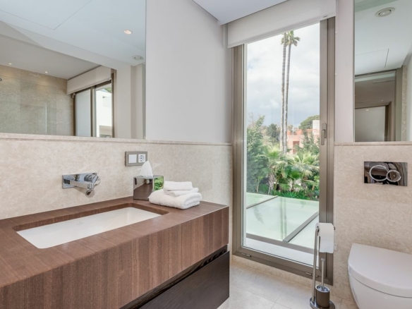 Golden Mile – Modern 4B villa – 2nd Line Beach