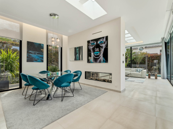 Golden Mile – Modern 5B Villa – Beachside