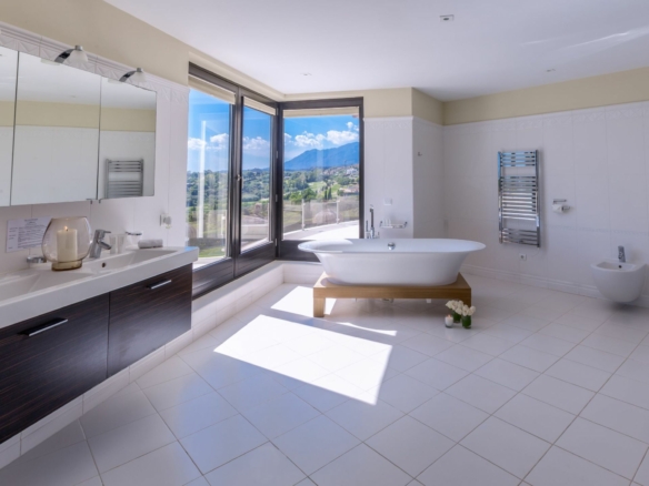 Benahavis – 10B Hotel – Sea Views – Gated