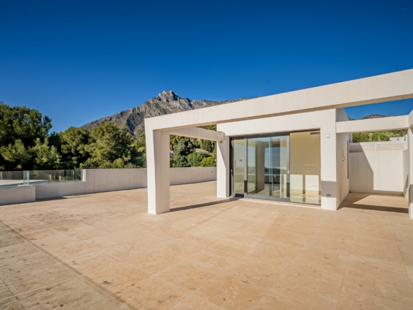 Golden Mile – 4B Penthouse – Sea Views