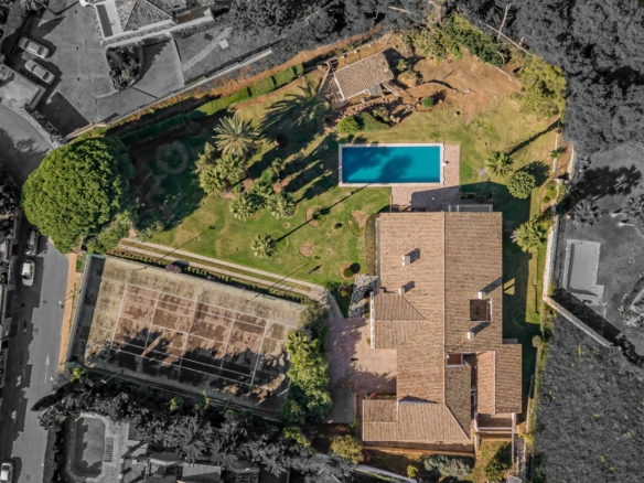 Marbella – 7B Hillside Villa – To reform – Sea Views