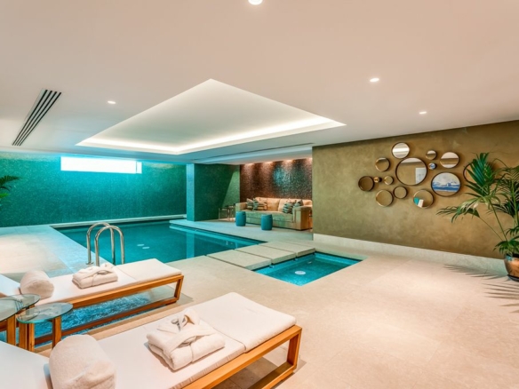 Golden Mile – Modern 4B villa – 2nd Line Beach