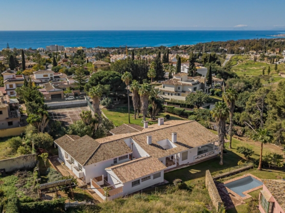 Marbella – 7B Hillside Villa – To reform – Sea Views