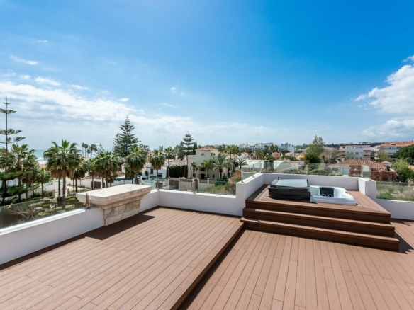Golden Mile – Modern 4B villa – 2nd Line Beach