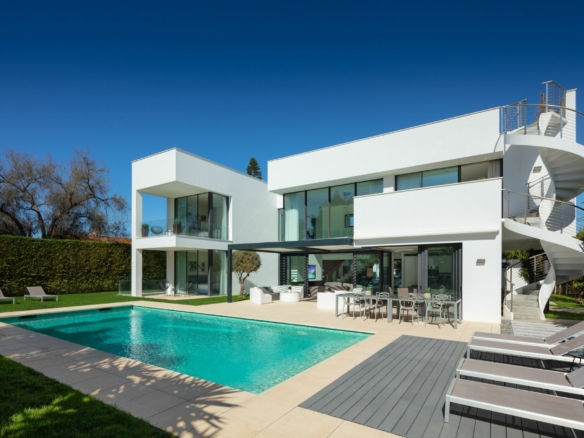 SOLD – Puerto Banus  – Modern 7B Villa – Beachside