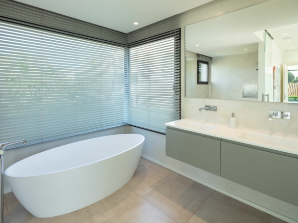 SOLD – Puerto Banus  – Modern 7B Villa – Beachside