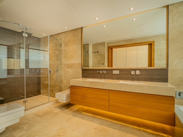 Golden Mile – 4B Penthouse – Sea Views