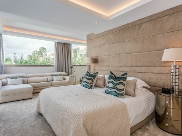 Golden Mile – Modern 4B villa – 2nd Line Beach