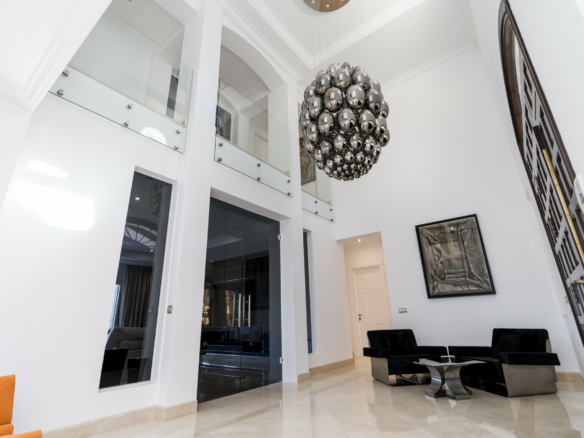 Nueva Andalucia – Nice 5B Golf Villa – Near Facilites