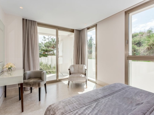 Golden Mile – Modern 4B villa – 2nd Line Beach