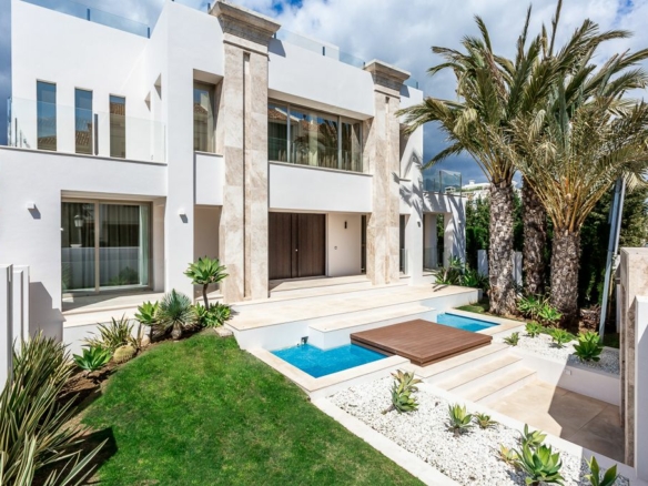 Golden Mile – Modern 4B villa – 2nd Line Beach