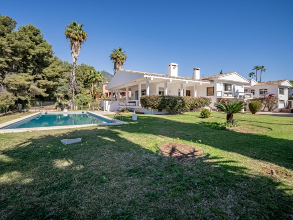 Marbella – 7B Hillside Villa – To reform – Sea Views