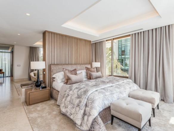 Golden Mile – Modern 4B villa – 2nd Line Beach