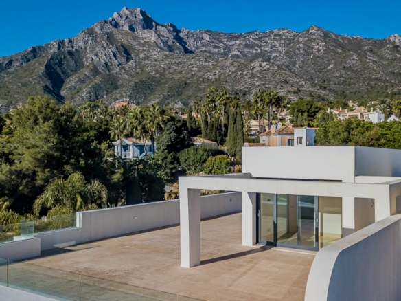 Golden Mile – 4B Penthouse – Sea Views