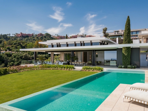 Benahavis – Modern 6B Villa – Sea Views – Gated