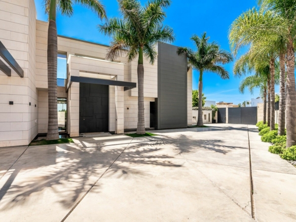 For sale – Golden Mile –  Modern 6B villa 🌴 – Sea & Mountain Views