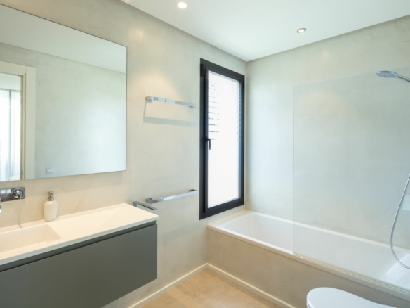 SOLD – Puerto Banus  – Modern 7B Villa – Beachside