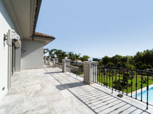 Golden Mile – 2500m2 new built Mansion – Sea Views 🌞