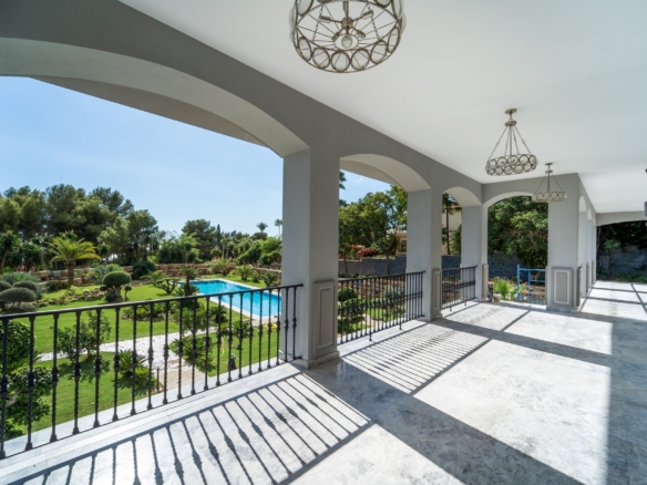 Golden Mile – 2500m2 new built Mansion – Sea Views 🌞