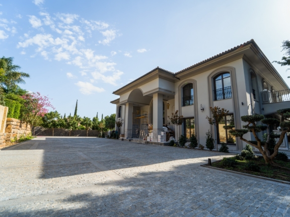 Golden Mile – 2500m2 new built Mansion – Sea Views 🌞