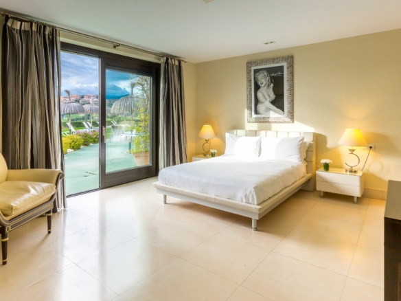 Benahavis – 10B Hotel – Sea Views – Gated