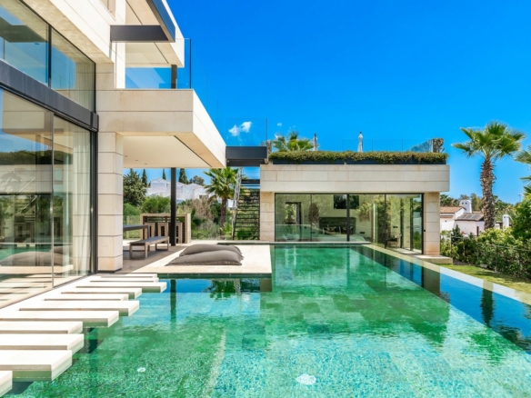 For sale – Golden Mile –  Modern 6B villa 🌴 – Sea & Mountain Views