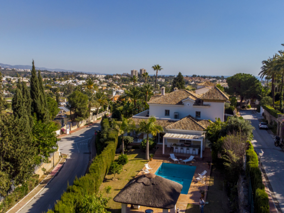 Nueva Andalucia – Nice 5B Golf Villa – Near Facilites