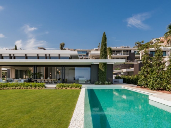Benahavis – Modern 6B Villa – Sea Views – Gated