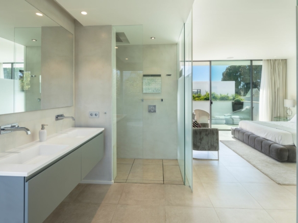 SOLD – Puerto Banus  – Modern 7B Villa – Beachside