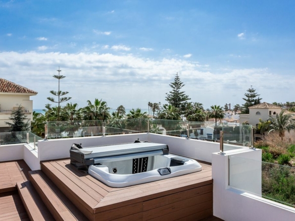 Golden Mile – Modern 4B villa – 2nd Line Beach