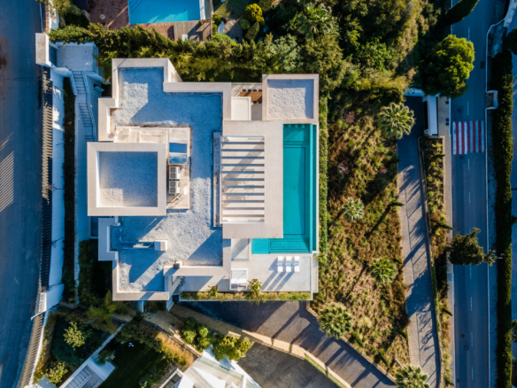 Reduced ✨ For Sale: Luxury Modern Villa in Benahavis with Stunning Sea Views ✨  🏎️ Huge Supercar Garage! 🏎️