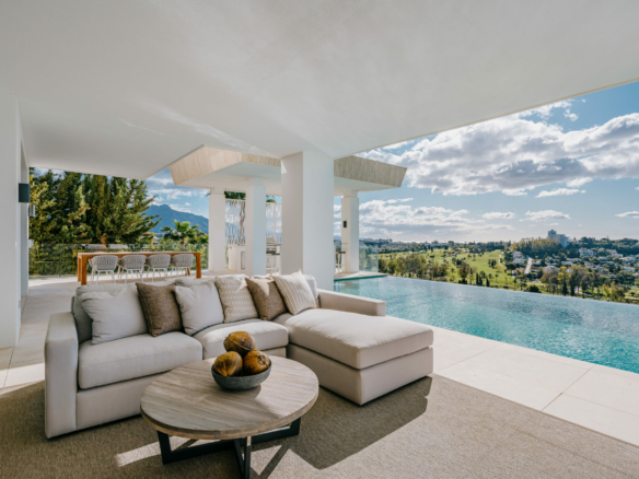 Reduced ✨ For Sale: Luxury Modern Villa in Benahavis with Stunning Sea Views ✨  🏎️ Huge Supercar Garage! 🏎️