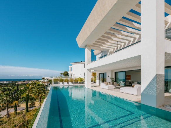 Reduced ✨ For Sale: Luxury Modern Villa in Benahavis with Stunning Sea Views ✨  🏎️ Huge Supercar Garage! 🏎️