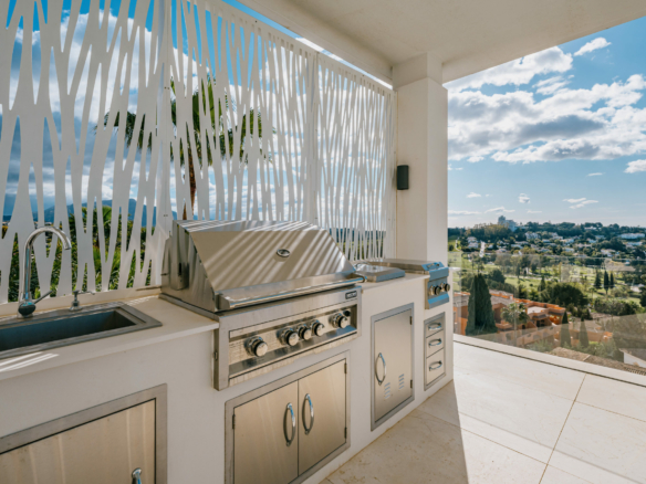 Reduced ✨ For Sale: Luxury Modern Villa in Benahavis with Stunning Sea Views ✨  🏎️ Huge Supercar Garage! 🏎️