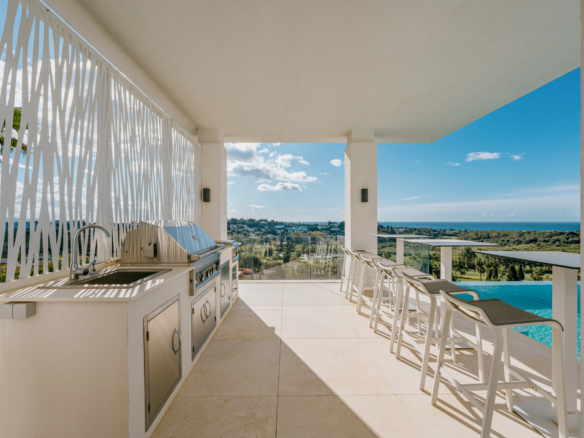 Reduced ✨ For Sale: Luxury Modern Villa in Benahavis with Stunning Sea Views ✨  🏎️ Huge Supercar Garage! 🏎️