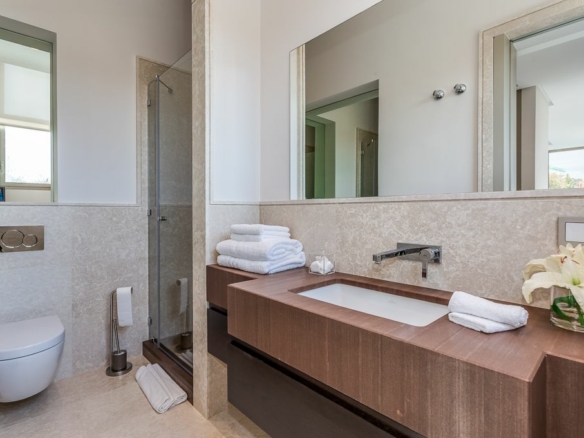 Golden Mile – Modern 4B villa – 2nd Line Beach