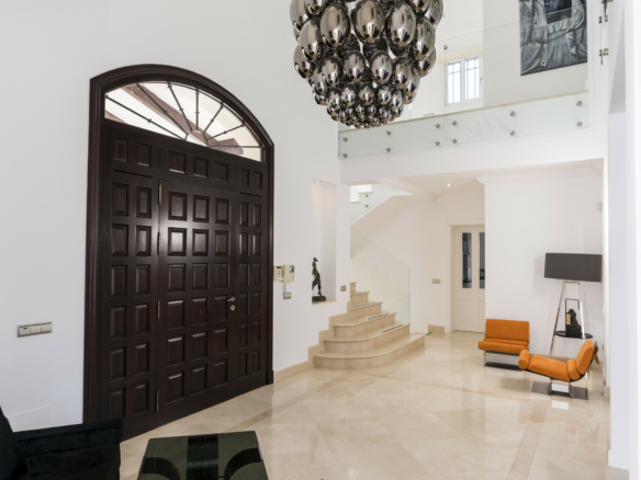Nueva Andalucia – Nice 5B Golf Villa – Near Facilites