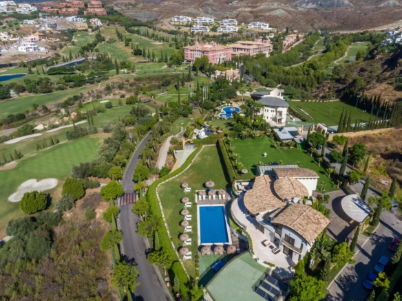 Benahavis – 10B Hotel – Sea Views – Gated