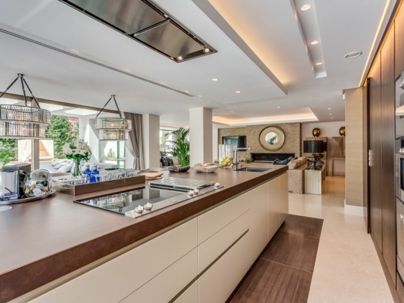Golden Mile – Modern 4B villa – 2nd Line Beach