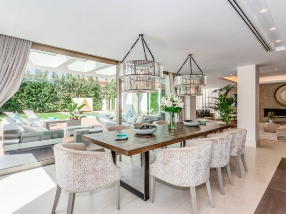 Golden Mile – Modern 4B villa – 2nd Line Beach